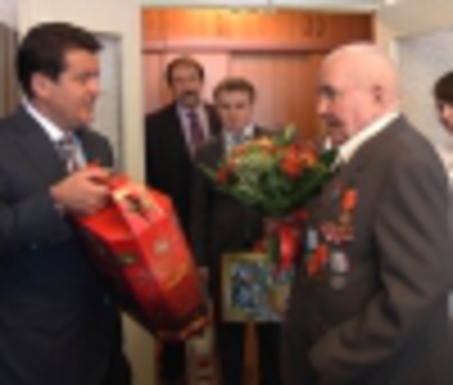 Mayor of Kazan presented awards to war veterans
