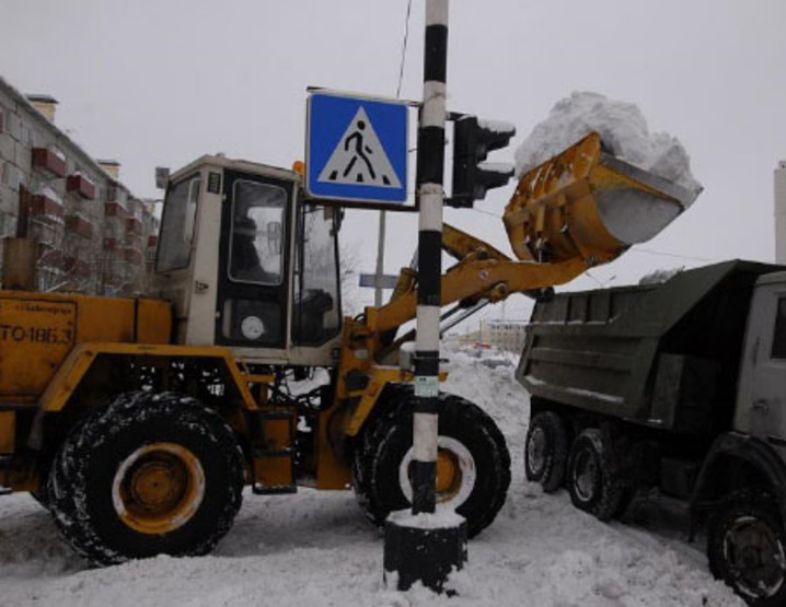 Municipal services are fighting against snow again