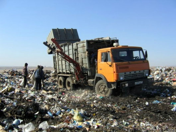 Очистка города от мусора продолжается