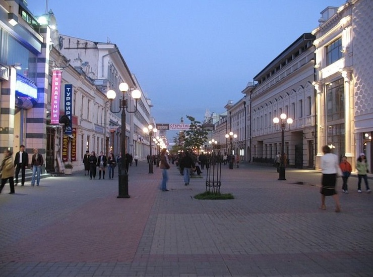 Әдемі, бұлшықетті қыздың порно фотосы