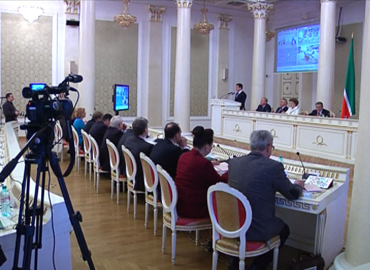 Мэр Казани ответил на вопросы депутатов