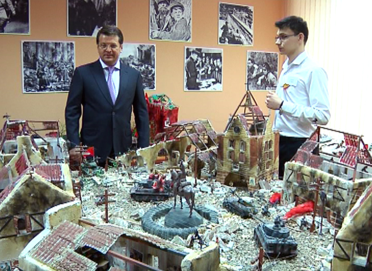 Ilsur Metshin visits Tatarstan's only school Museum of Military Miniatures