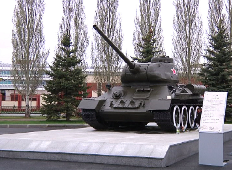Legendary T-34 tank placed in Victory Park