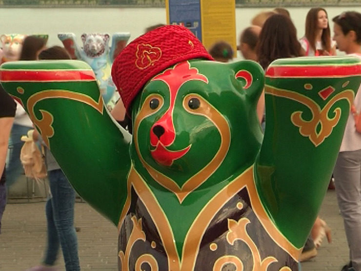 The Tatarstan bear from the family of the "Buddy bears" was established in Kazan