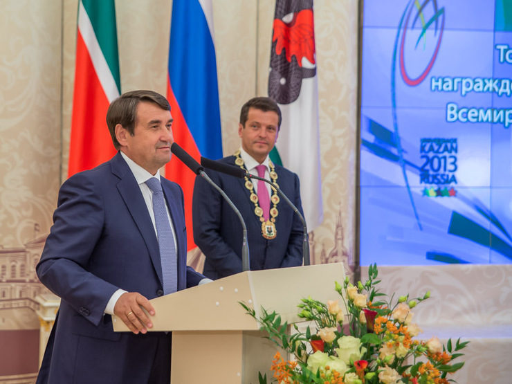 Ilsur Metshin and Igor Levitin presented the medals of the Universiade 2013