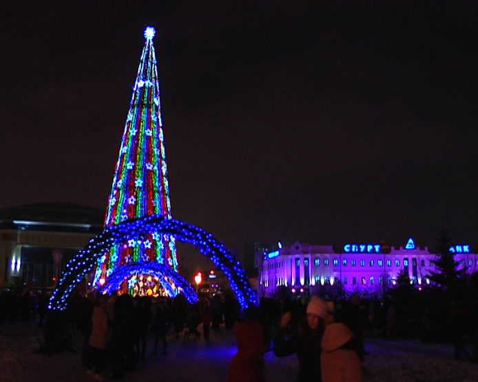 The city's main New Year tree lit in Kazan