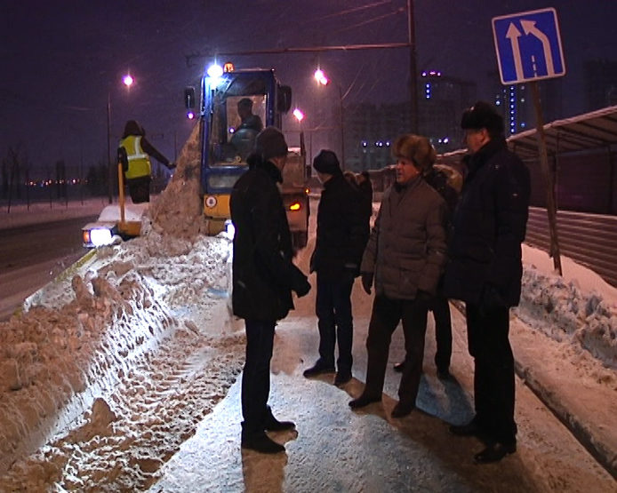 Ilsur Metshin inspected the work of road services in snow removal in Kazan
