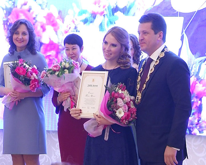 I. Metshin awarded the winners of the contest "The best teacher of the year in Kazan - 2016"