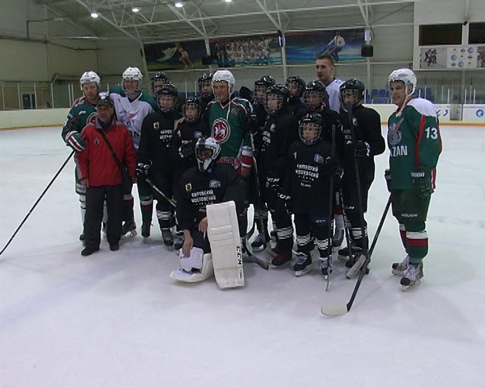 The friendly match of participants of the tournament "Golden Puck"