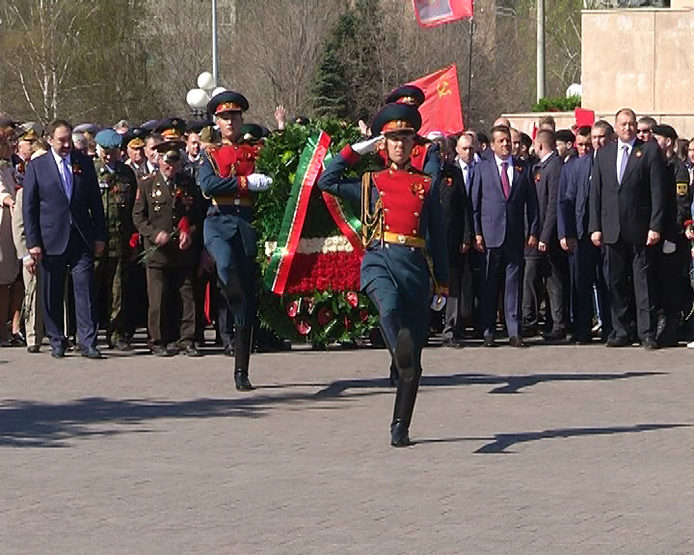 The memory of the dead soldiers was honored in the Pobedy Park