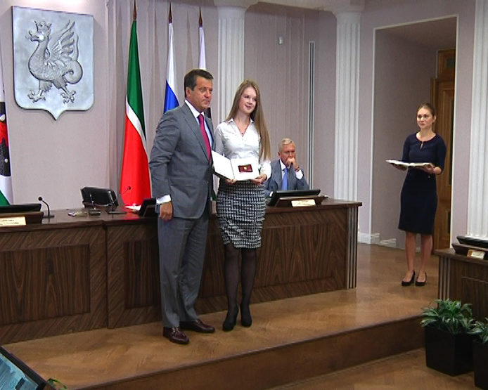 Young specialists received certificates of municipal employees