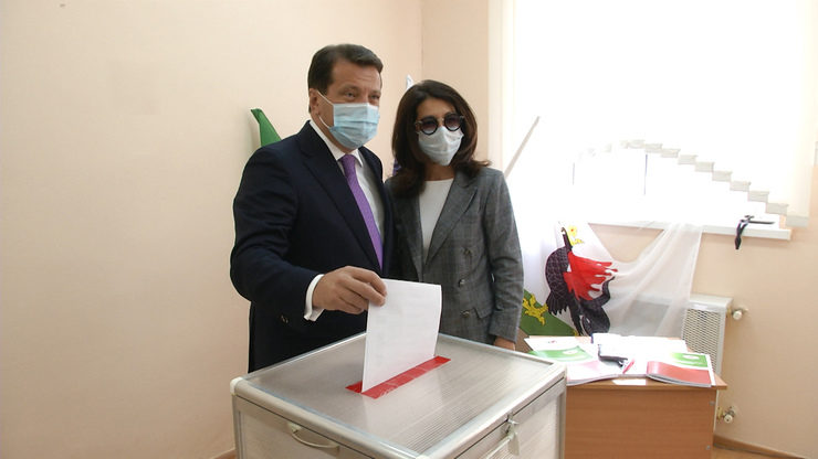 Ilsur Metshin voted in the elections of Tatarstan President and Kazan City Duma deputies