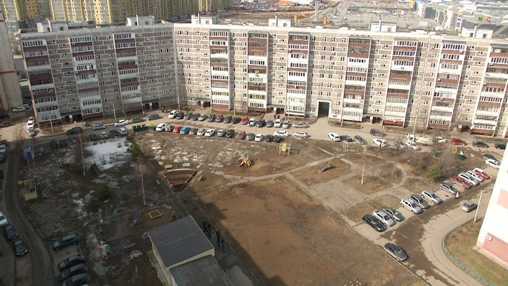 Ilsur Metshin discussed with the Kazan residents the improvement of the yard of the residential area in the Sovetsky district