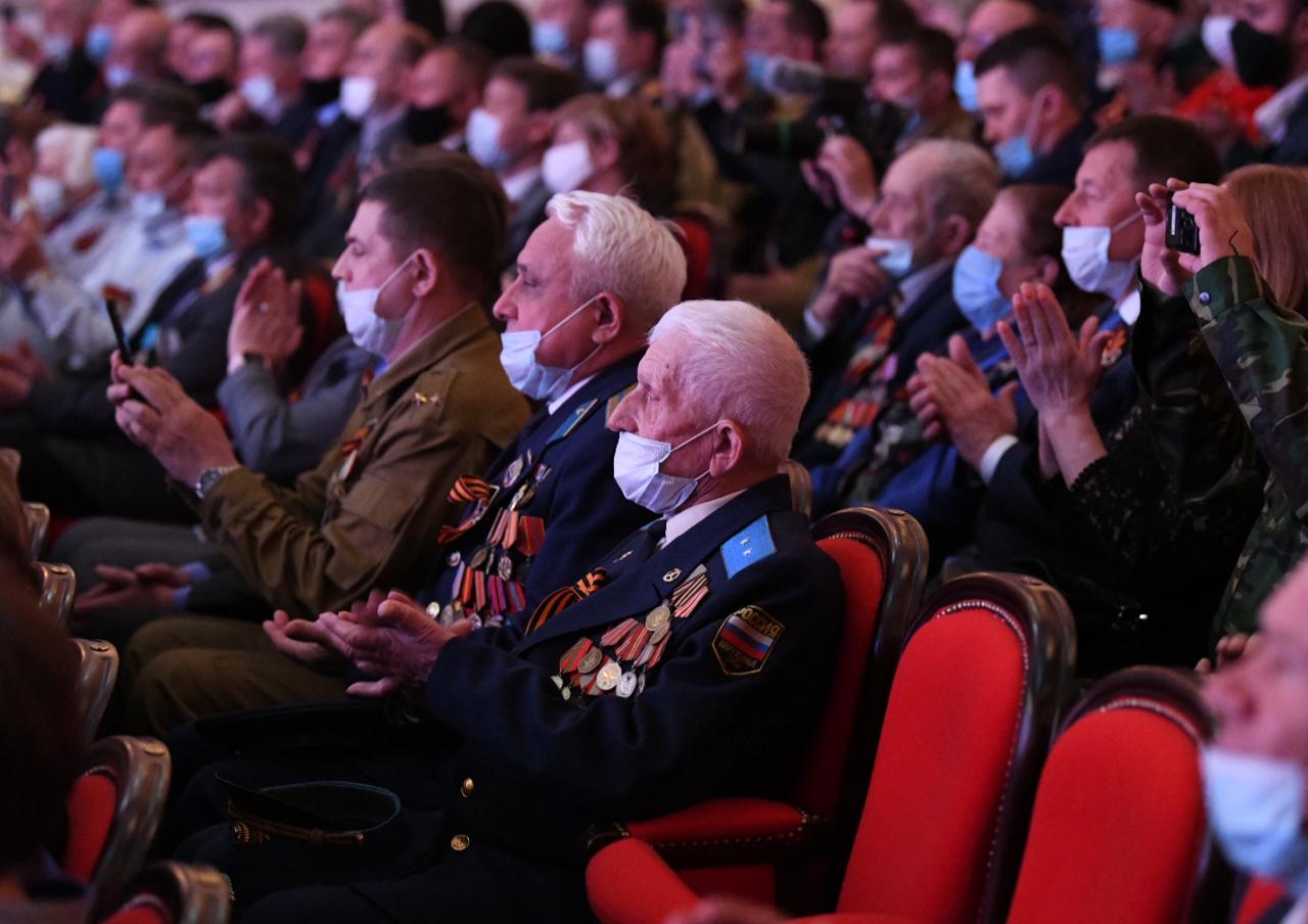 Торжественное посвященное дню. Фото посвященное войне и победе. 76 Годовщина Победы в Великой Отечественной картинки.