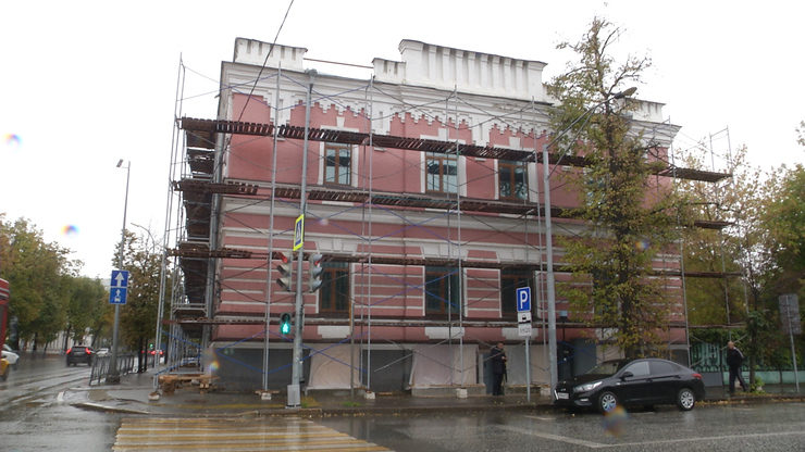 The Mayor of Kazan inspects the progress of renovation at Music School No.1