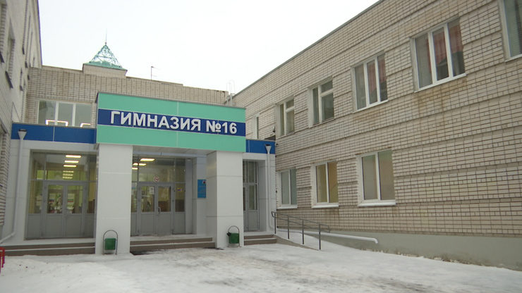 I.Metshin visits gymnasium No. 16 after the renovation