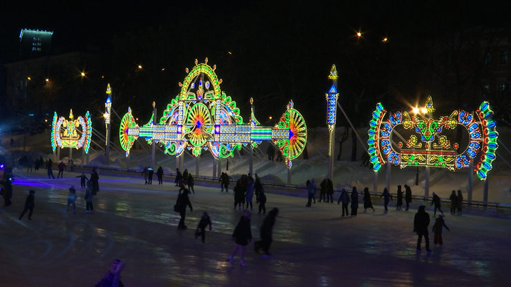 Rustam Minnikhanov and Ilsur Metshin attend the opening of the skating rink in the Black Lake park