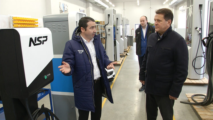 I.Metshin visits an enterprise that produces charging stations for electric vehicles