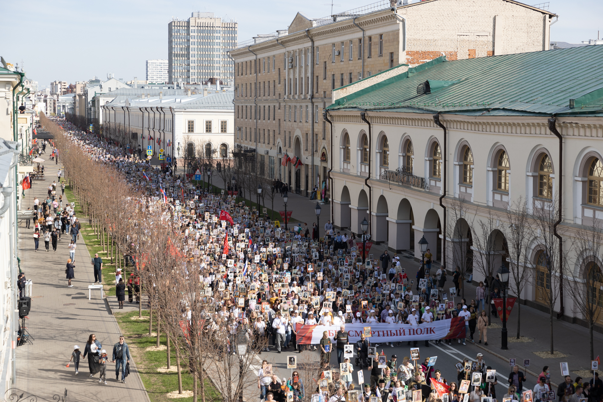 Казань прошлое. Бессмертный полк Казань. Казань 9 мая 2022. Бессмертный полк Казань 2022 фото. Бессмертный полк в Казани 2022 год фото.