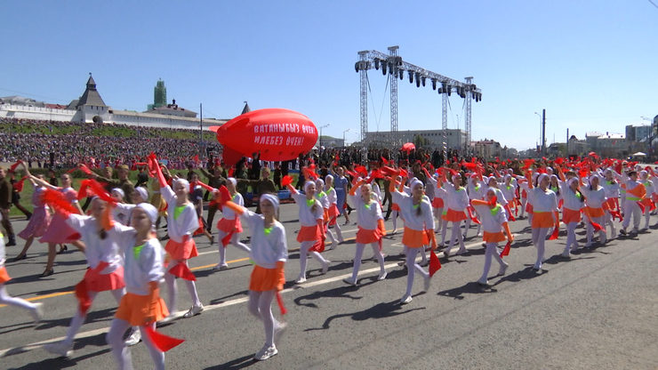 На площади Тысячелетия состоялось торжественное прохождение войск Казанского гарнизона в честь 77-й годовщины Великой Победы