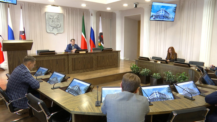 Мэр Казани провел заседание рабочей группы по вопросам строительства и реконструкции архитектурных объектов