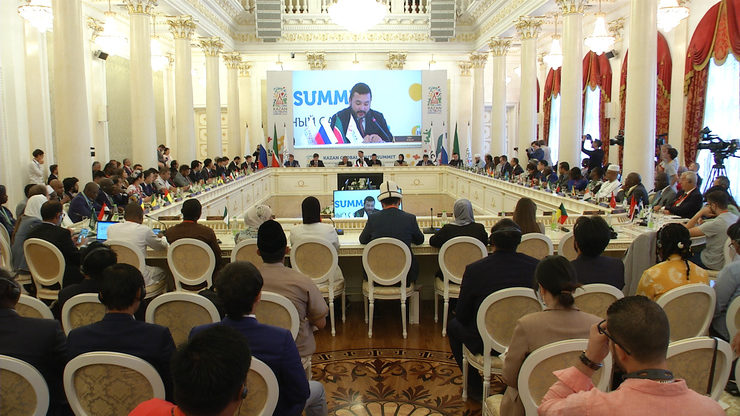 В Ратуше прошла пленарная сессия Казанского глобального молодежного саммита