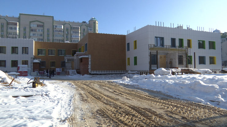 The Mayor of Kazan inspects the construction of a kindergarten in the Novo-Savinovsky district