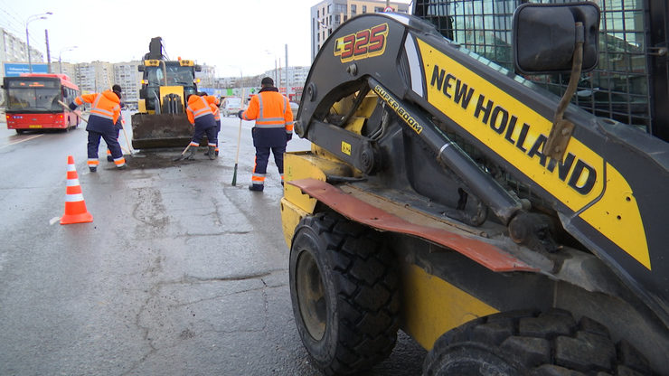 I.Metshin has inspected the pot hole patching in Kazan