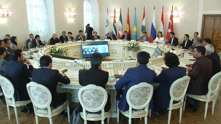Ilsur Metshin takes part in the meeting of the Executive Board of the Asian Mayors Forum at the Kazan City Hall