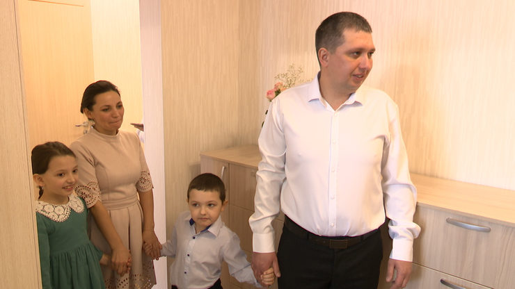 Семья Тимербаевых получила соцвыплату на приобретение квартиры в Салават Купере
