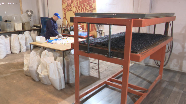 Visit to the factory for the production of furniture from recycled materials