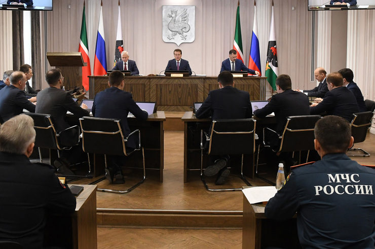 Ilsur Metshin holds a meeting of the anti-terrorist commission