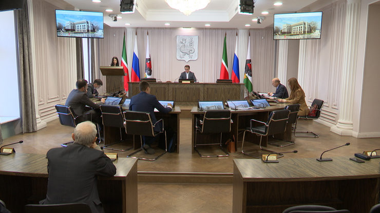 Ilsur Metshin holds a meeting of the Commission on urban development in historical settlements