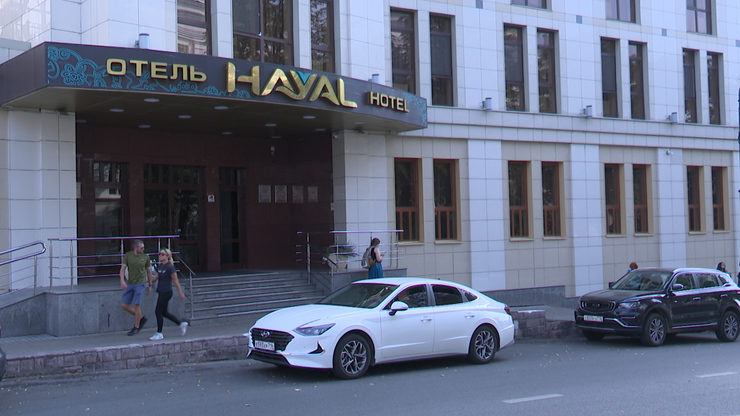 Ilsur Metshin inspects the readiness of the Hayal Hotel to host participants of the BRICS Summit