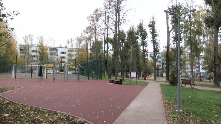 The landscaping of the largest yard in the Sovetsky city district completed