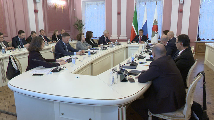 A meeting of the Presidium of the City Duma takes place in the Kazan City Hall