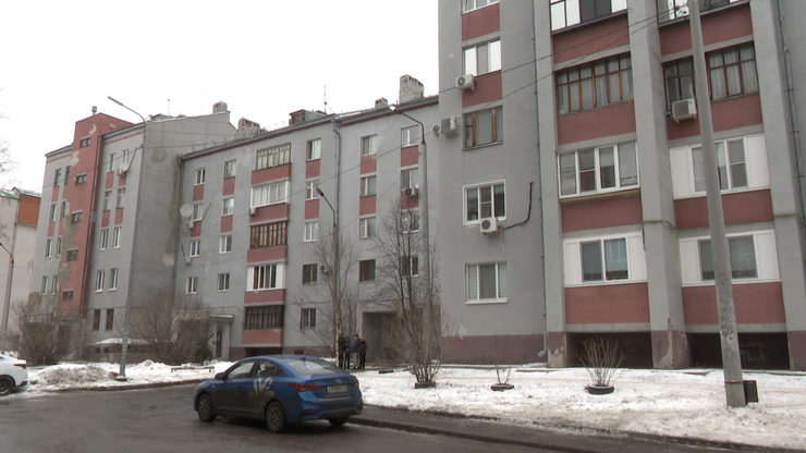 The Mayor of Kazan inspects the progress of the renovation at 31 Ismaila Gasprinskogo Street