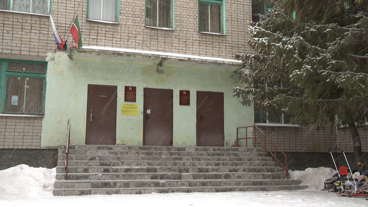 Ilsur Metshin visits kindergarten №302, which is scheduled for renovation this year