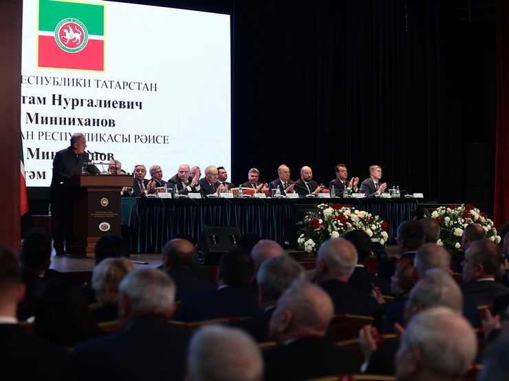 Мэр Казани Ильсур Метшин стал участником юбилейного XX съезда Совета муниципальных образований Республики Татарстан