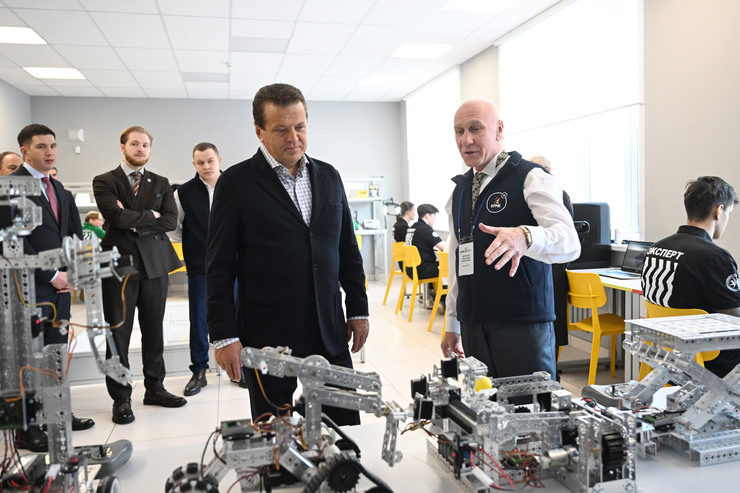 Мэр города Ильсур Метшин посетил Казанский радиомеханический колледж